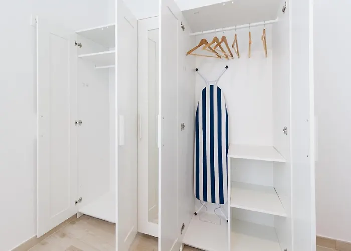 Moderno Urbano En Barrio Historico 1ºi 아파트